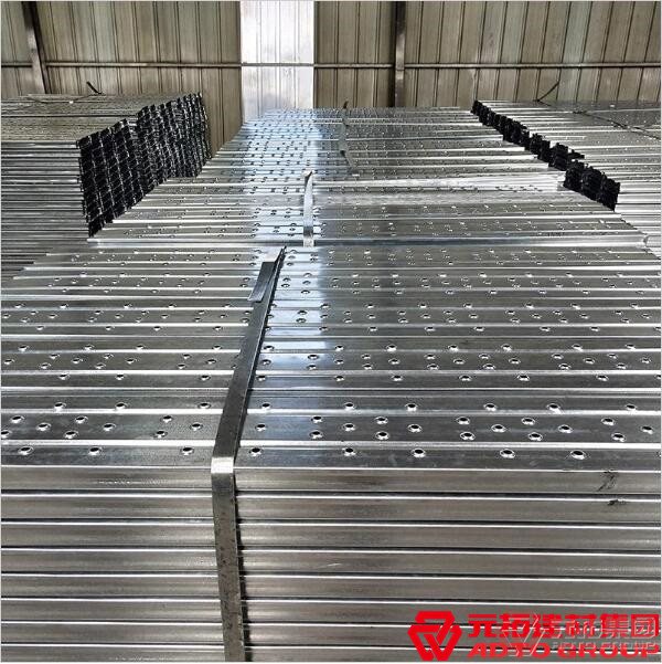 鋼跳板有哪些特點(diǎn)？施工有哪些注意事項(xiàng)？